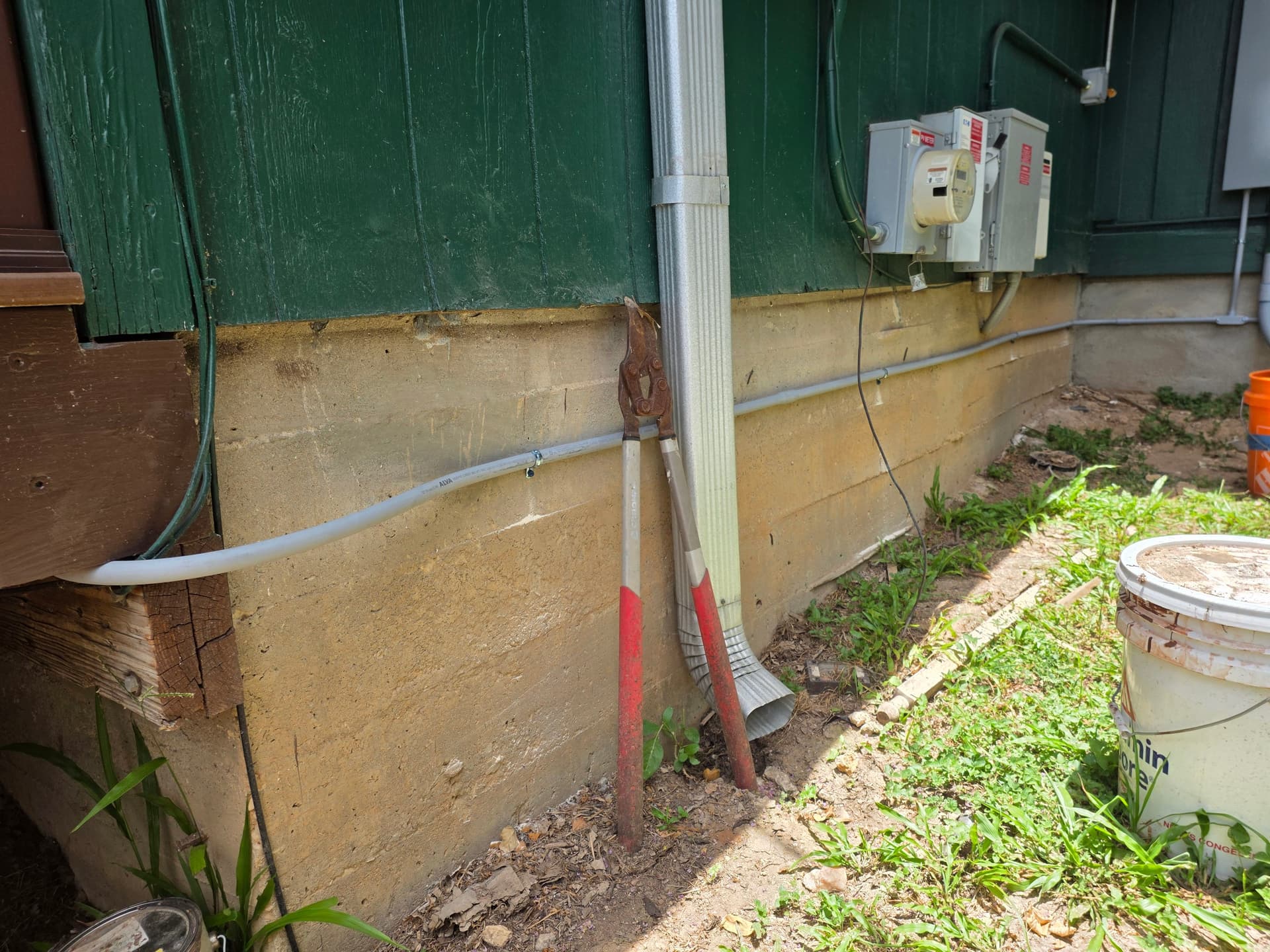 Gallery photos for Deck Outlet Upgrade Done Right - No Cords, No Compromises: Image #4