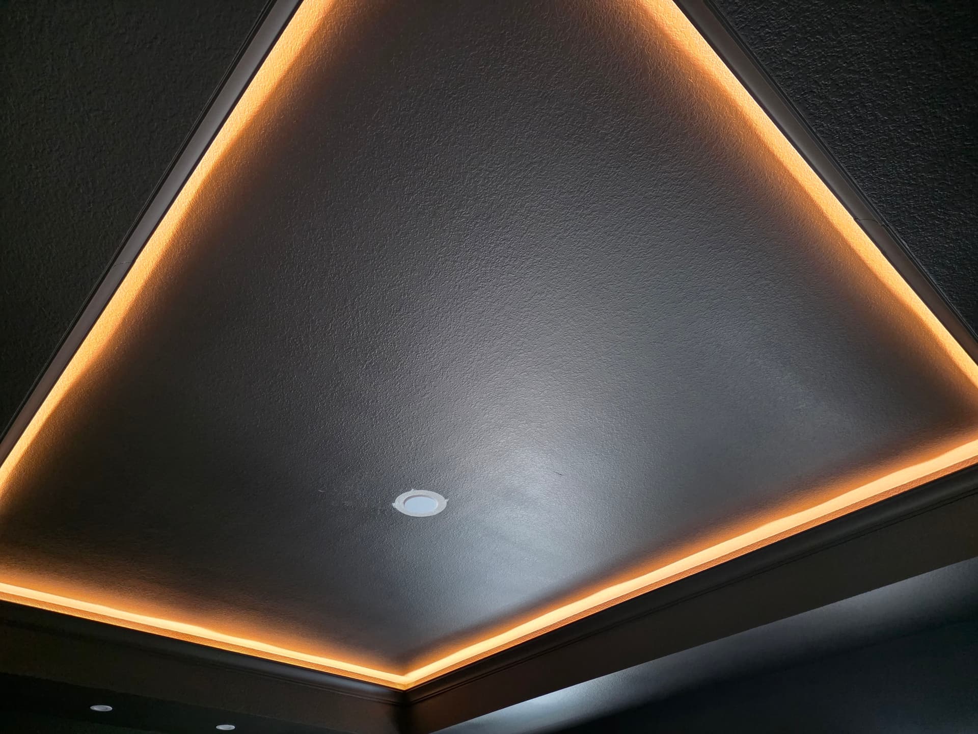 Gallery photos for Cove Lighting That Actually Changes How a Room Feels: Image #1
